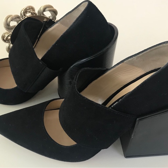 JACQUEMUS amazing black velvet shoes w/one round one square heel.Art detail sz37 - Picture 7 of 9